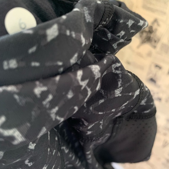 Lululemon Var-City Crop Samba Snake Battleship 6 - Picture 8 of 12